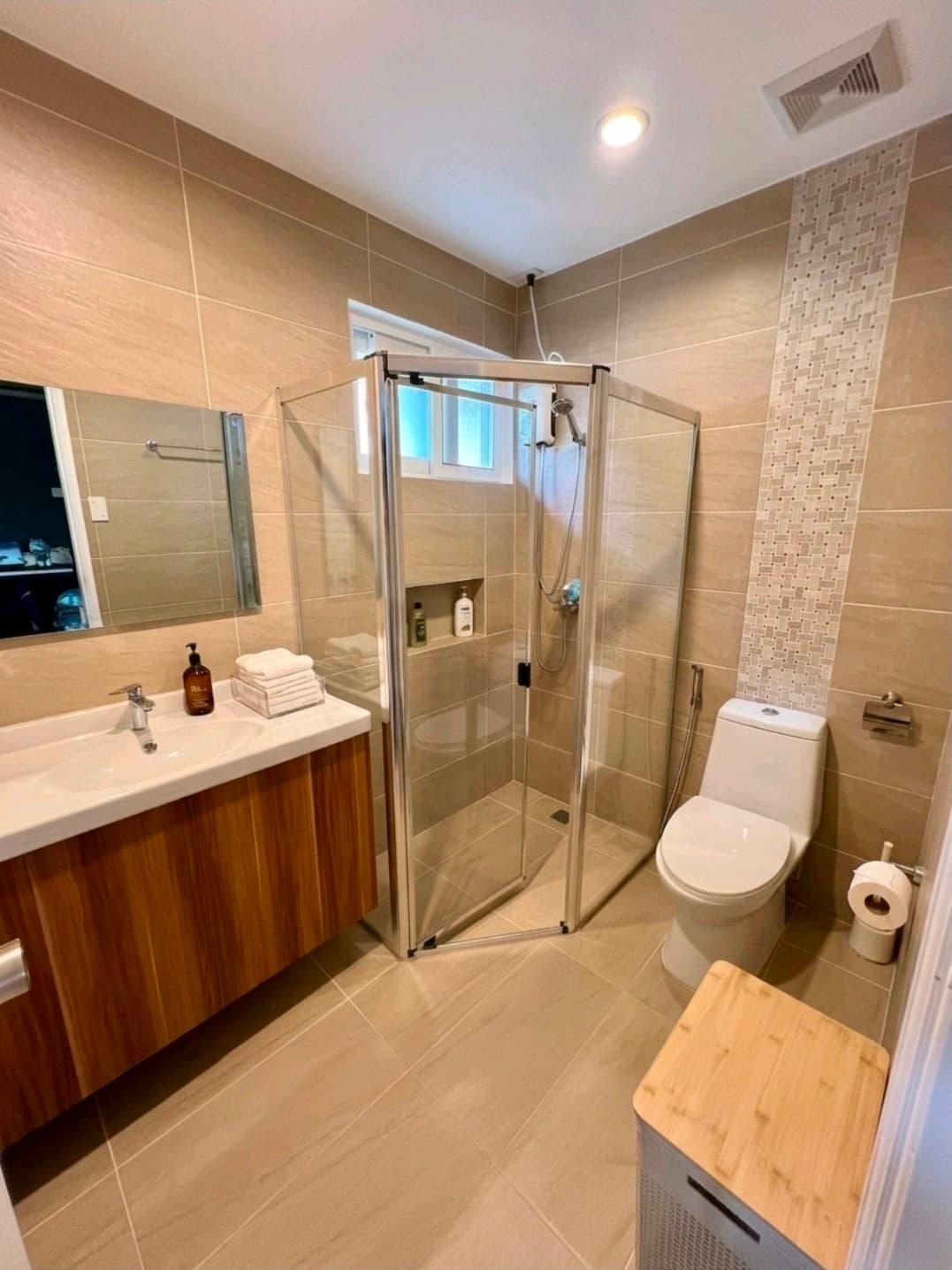 3 Bedroom plus Guestroom in Ayala Alabang Village — photo 1 of 3