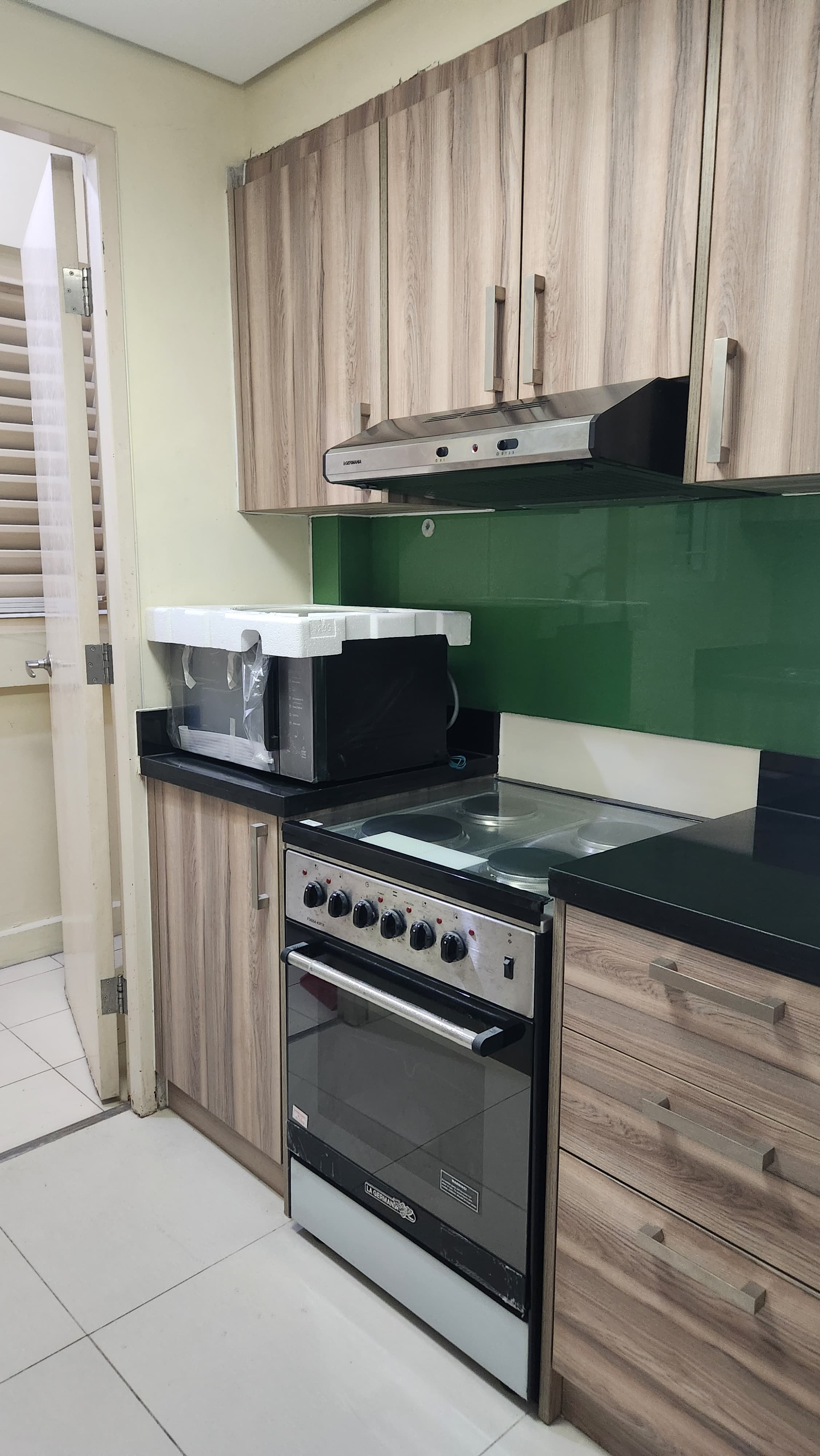 Two Serendra 1-bedroom BGC Condominium for 55k/month — photo 3 of 3